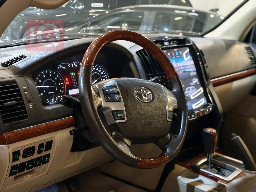 تويوتا لاندكروزر